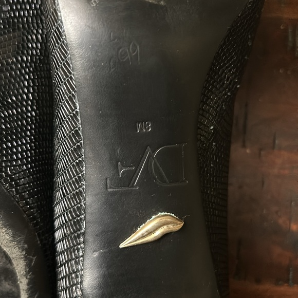 Diane Von Furstenberg Blk heels, size 8 - Picture 12 of 12